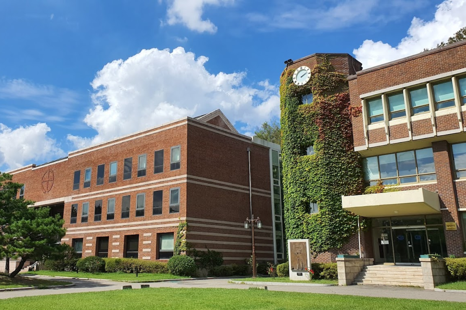 Thong-tin-tong-quan-Dai-hoc-Catholic-Han